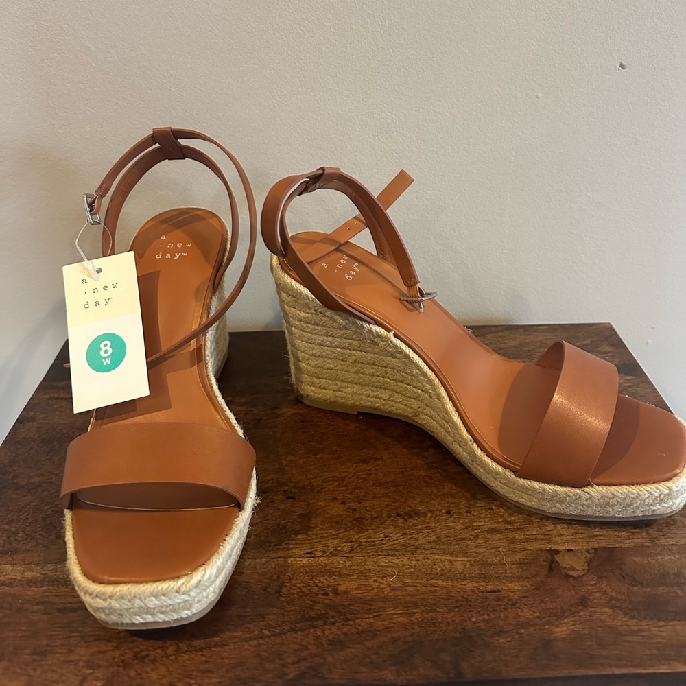 Brown sandal wedges size 8 wide